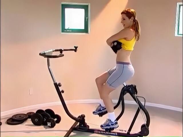 Erica Campbell Fitnessstudio Vidcaps