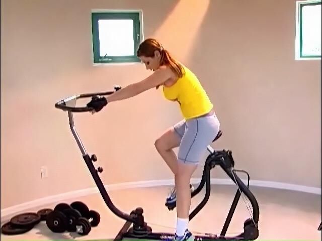 Erica Campbell Fitnessstudio Vidcaps