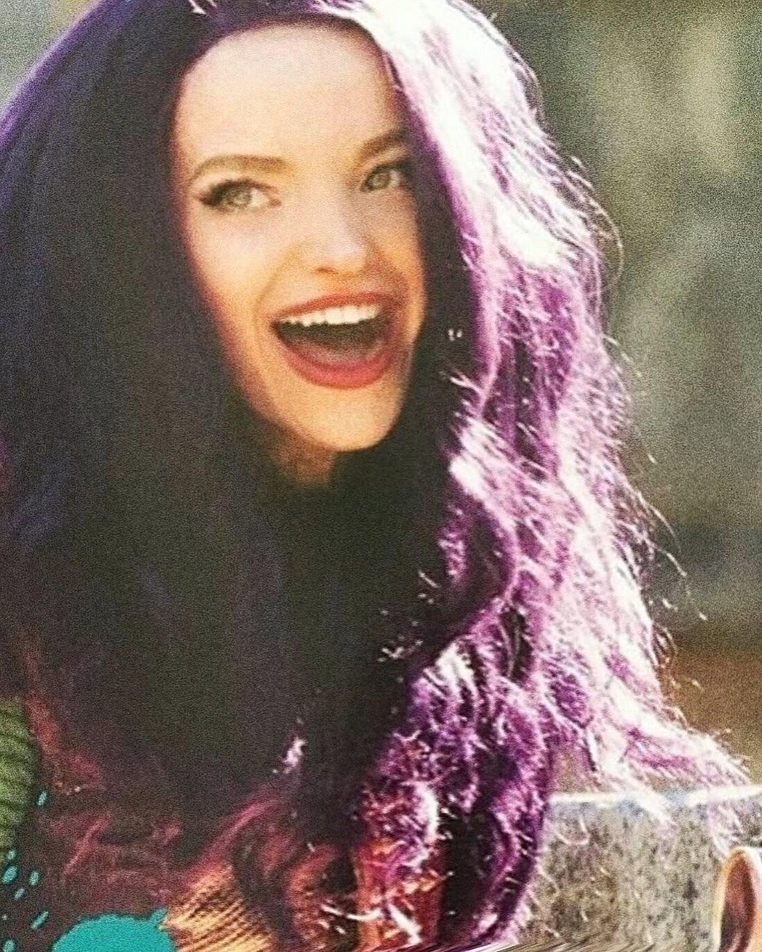 Dove Cameron varios