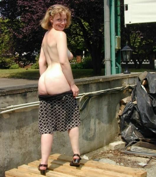 S.U. drops her undies here and there