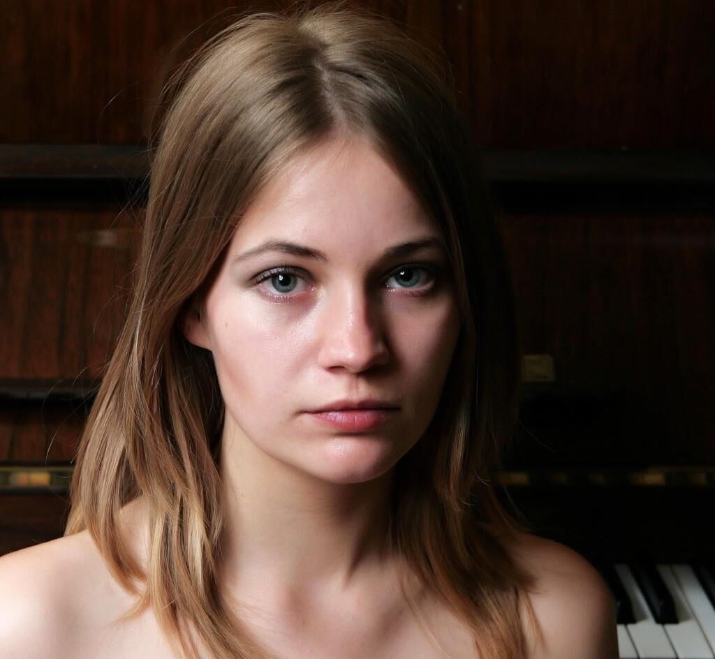 Faces Non Nude 