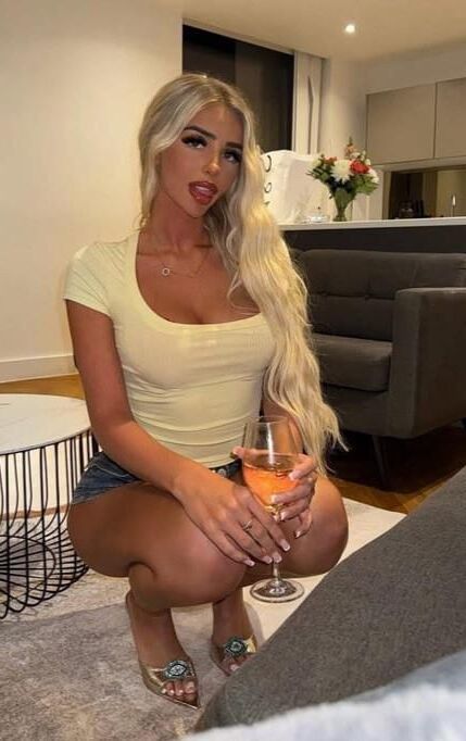 Hot Pieces (Sluts, Whores, Chavs etc) 