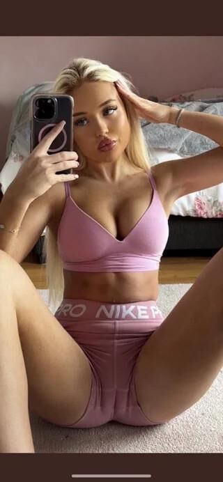 Girls in Pink 