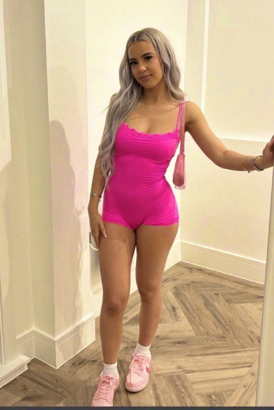 Girls in Pink 