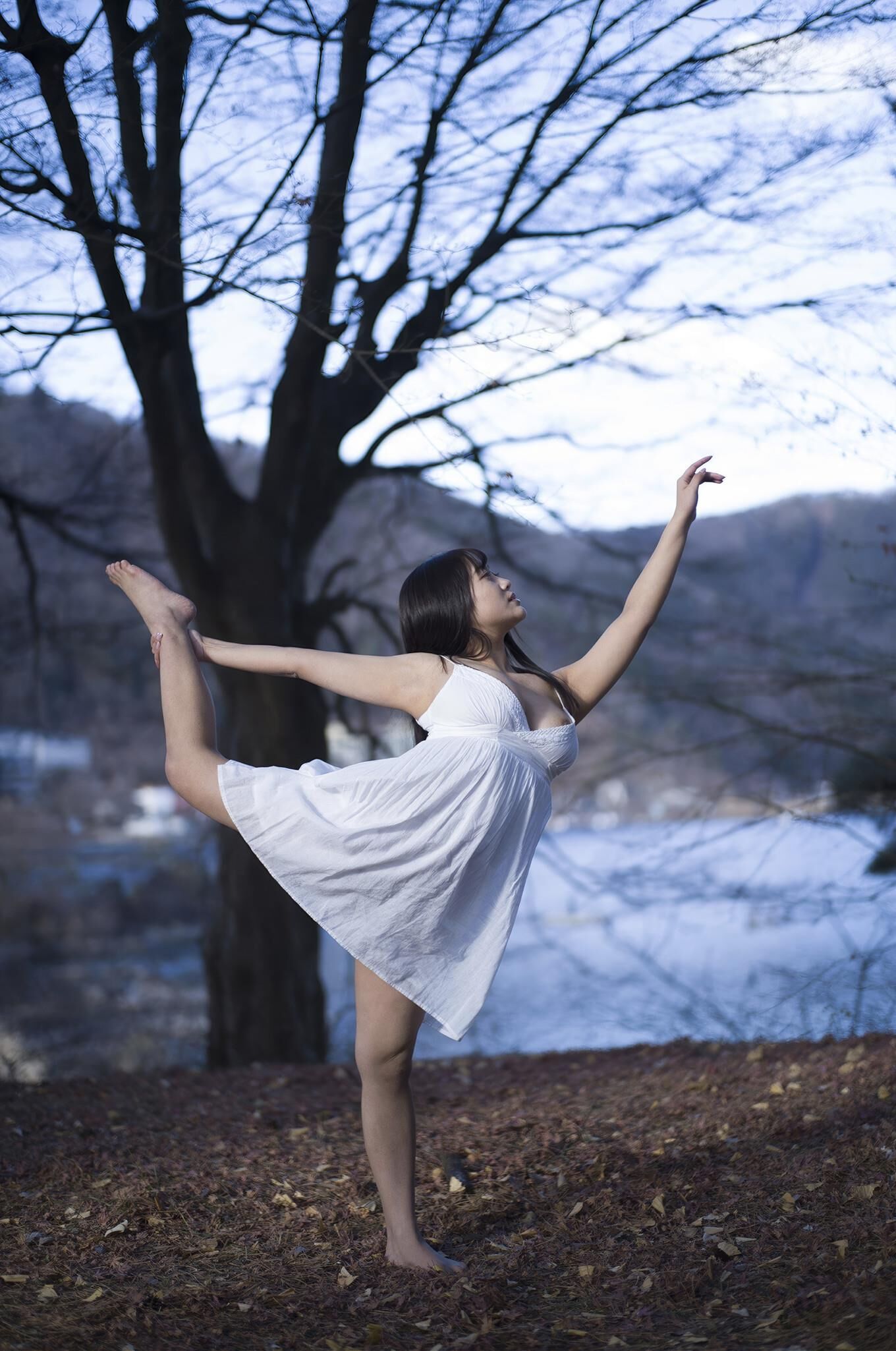 Hana Himesaki Towards the Light