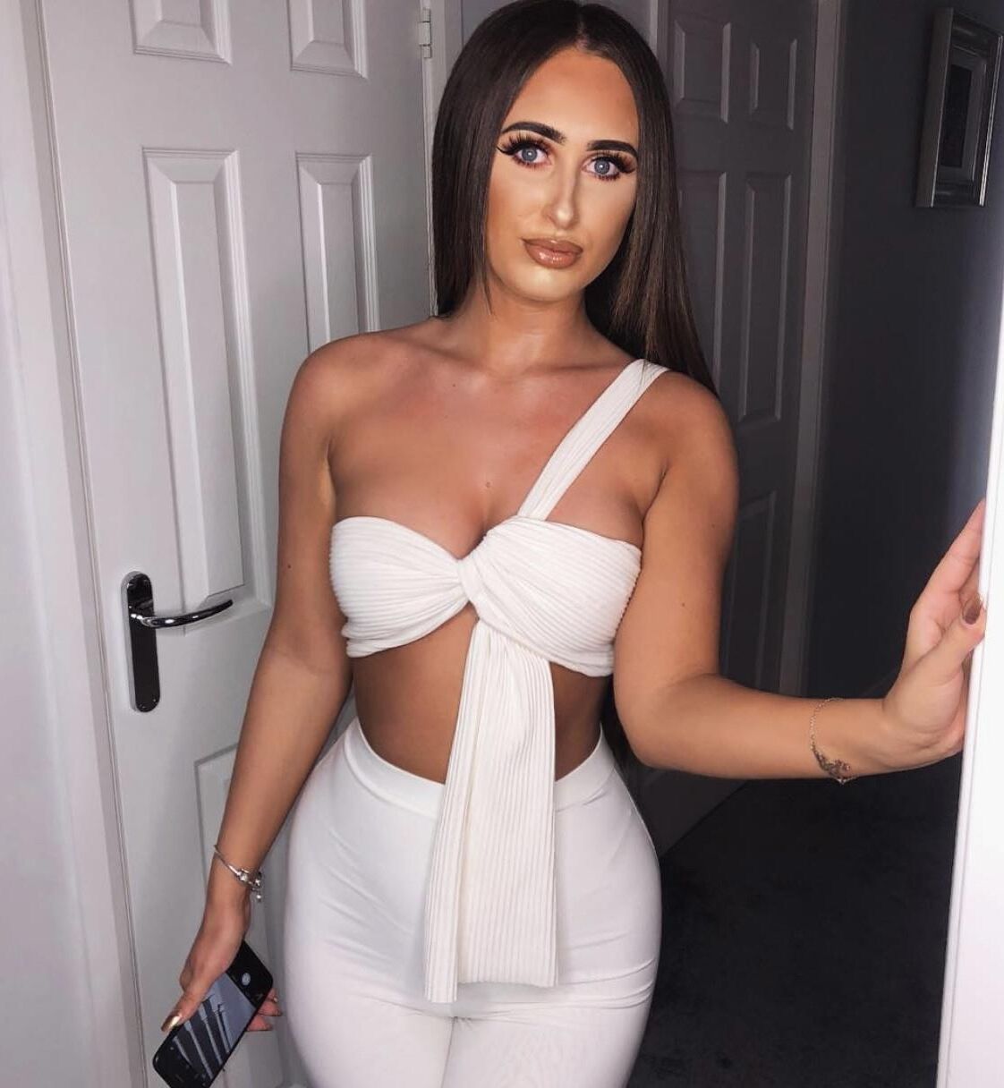 Online Beauty Holly