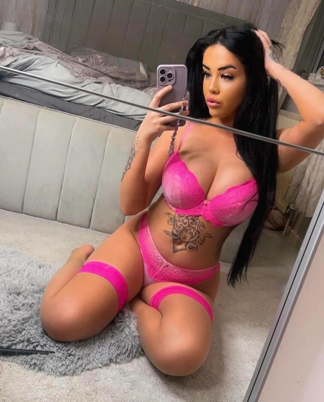 Girls in Pink 