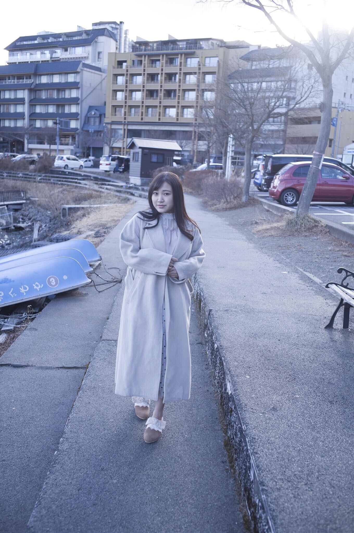 Hana Himesaki Towards the Light