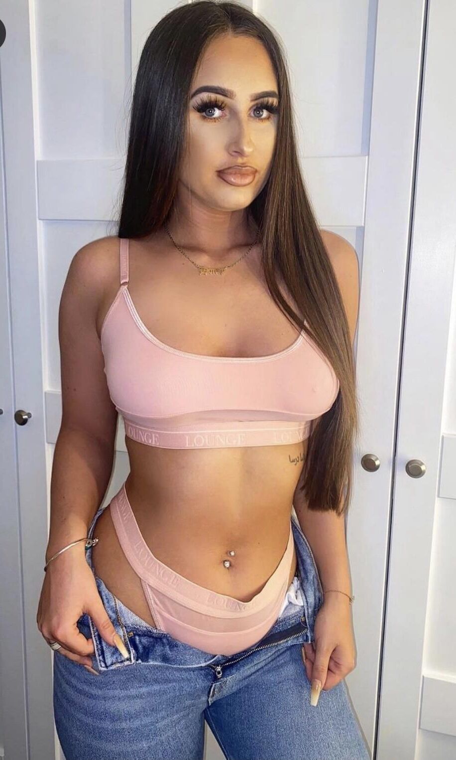 Online Beauty Holly