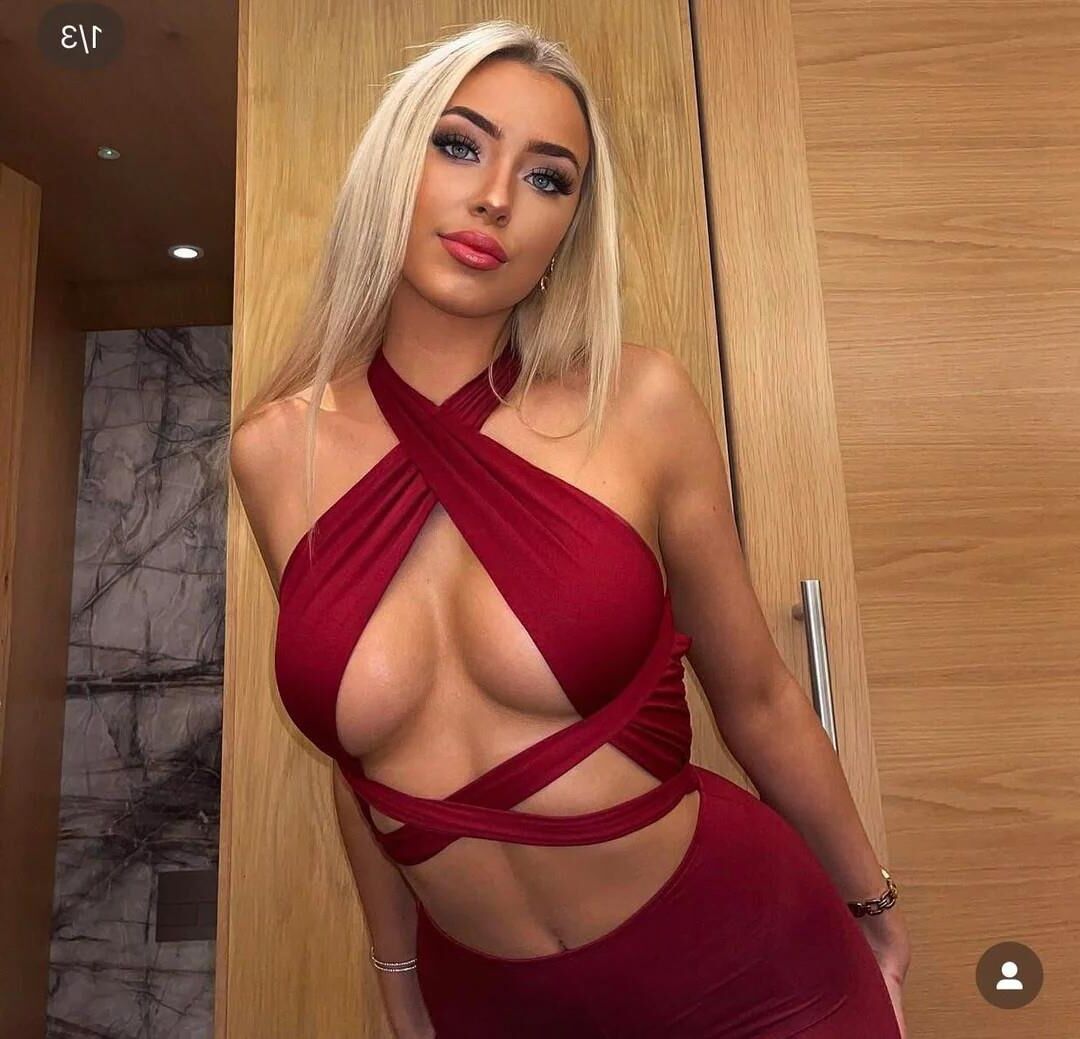 Girls in Red 