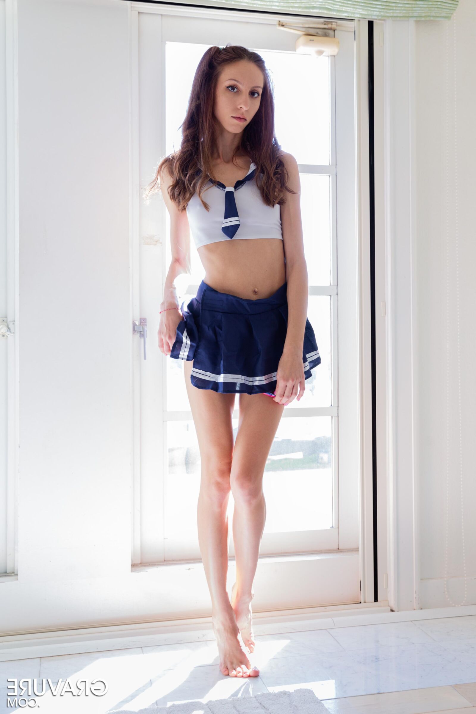 Modèle nude de gravure Emily Radulov Sailor Suit Nymphe