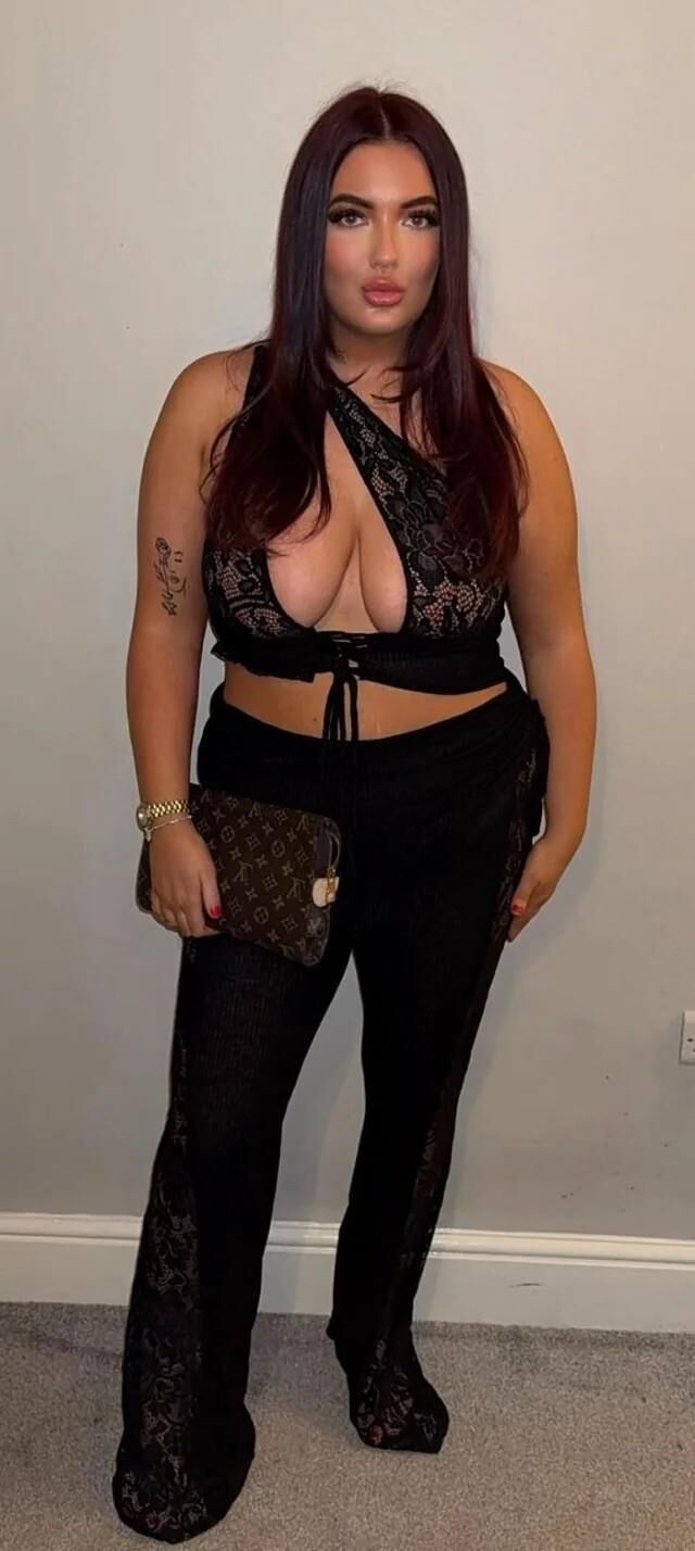 Lace Outfits 