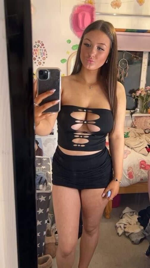 Hot Pieces (Sluts, Whores, Chavs etc) 