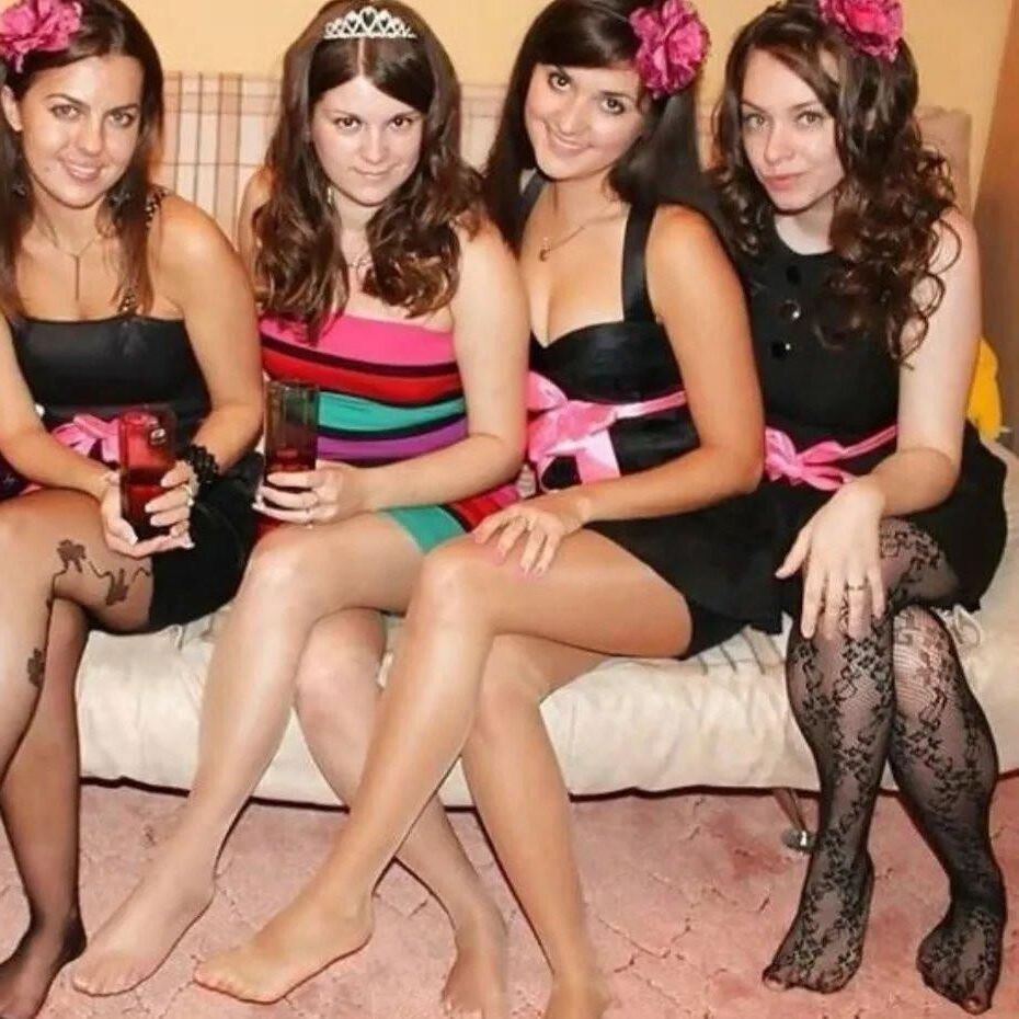 	Every girl should wear pantyhose  