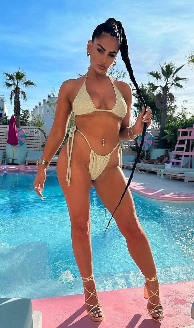 That Looks That Says She's BBC Only