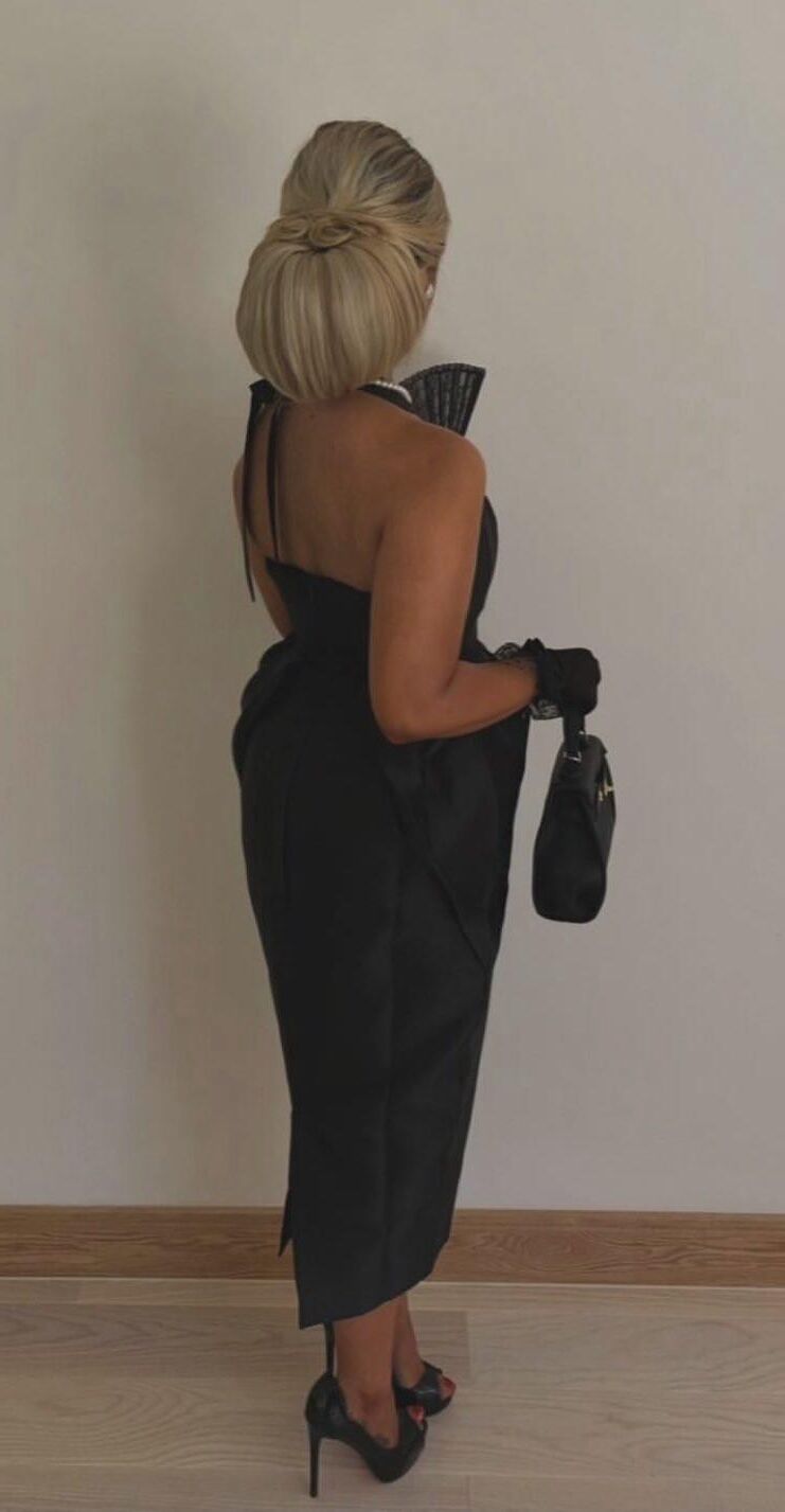 Girls in Black 