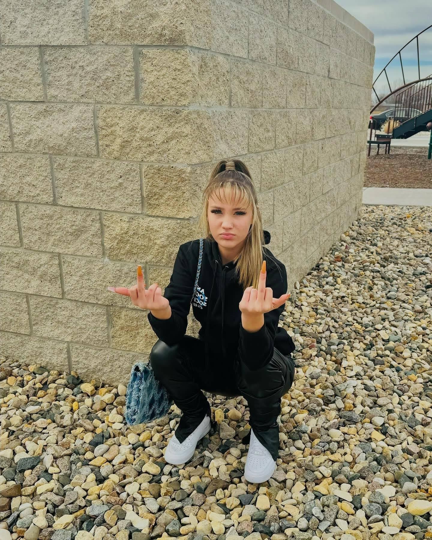 That Looks That Says She's BBC Only