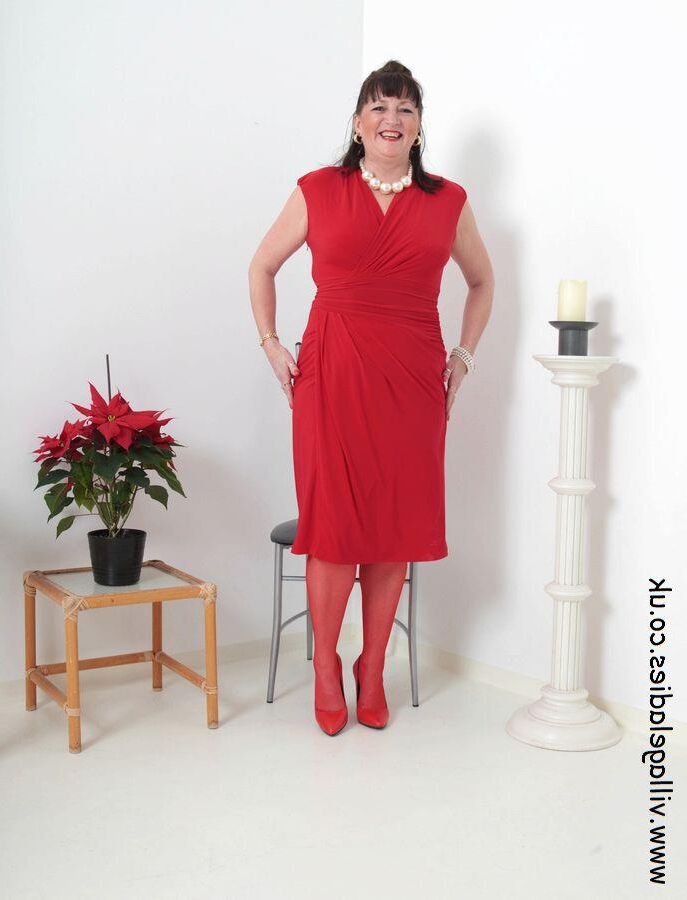 . Sophie Big older woman in red underwear
