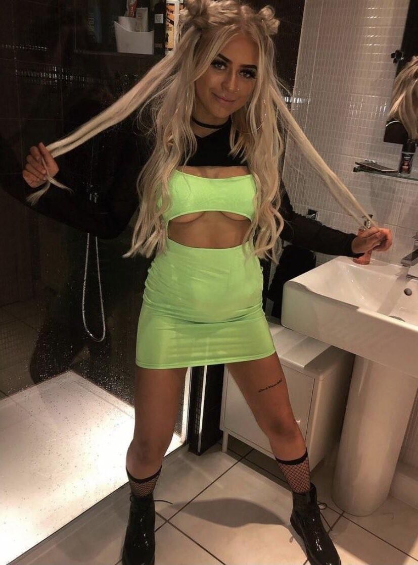 Hot Pieces (Sluts, Whores, Chavs etc) 